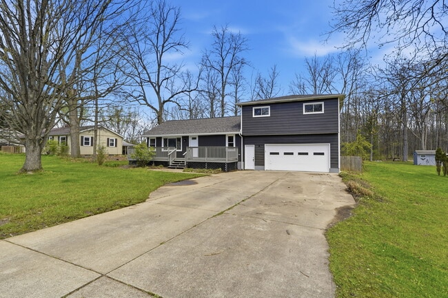 Building Photo - 3735 Richlawn Rd