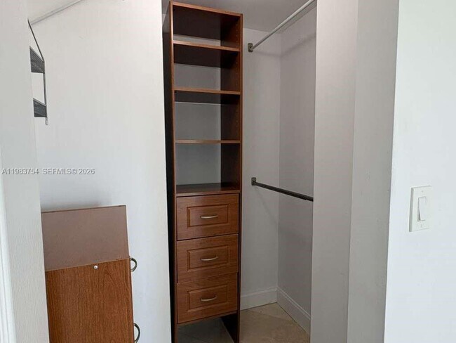 Building Photo - 1627 SW 37th Ave