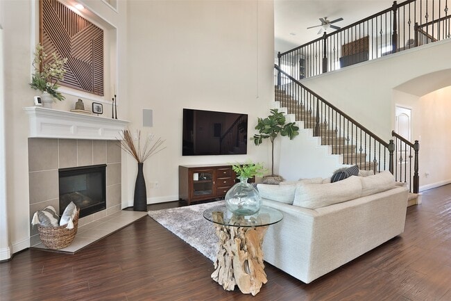 Building Photo - 2215 Tonkawa Trl