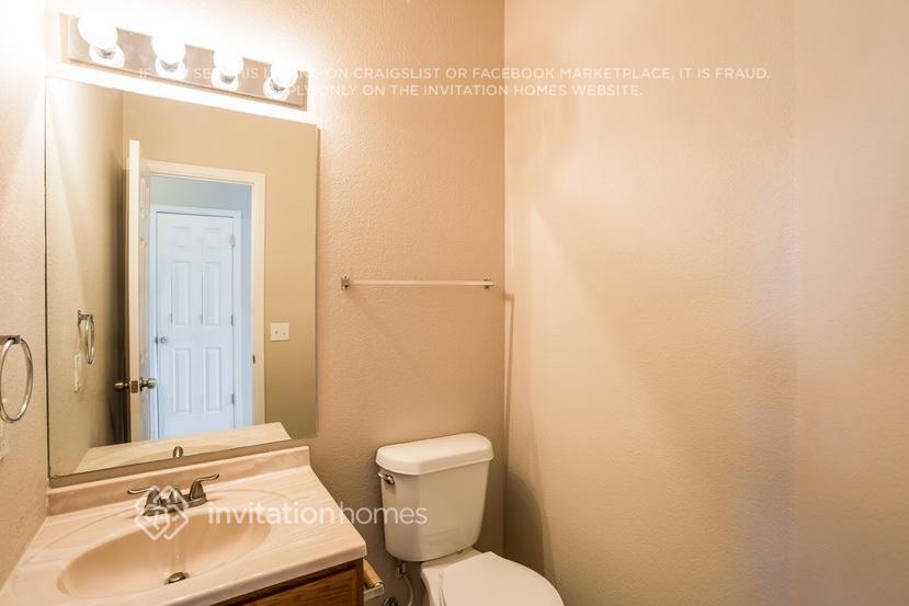 Building Photo - 9829 Kenton Cir