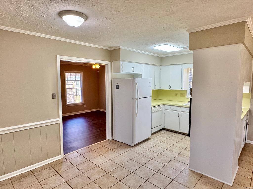 Building Photo - 761 Forestdale Dr