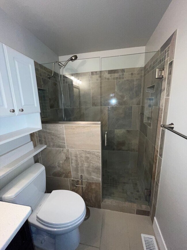 Building Photo - Newly Remodeled and updated Home near Fann...