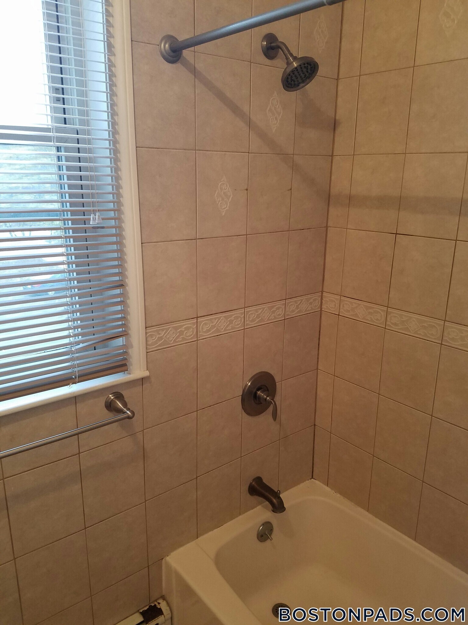 Building Photo - 9 Saybrook St