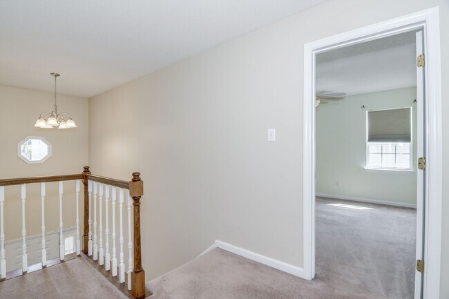 Building Photo - 2545 Carriage Creek
