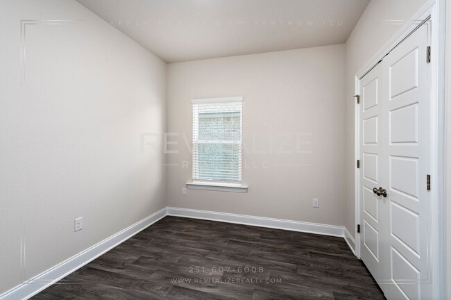 Building Photo - COMING SOON Newly Built 4 Bed 2 Bath Craftsman Home in Spanish Fort with Deck