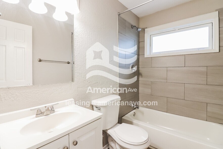 Building Photo - 7025 Monroe Ave