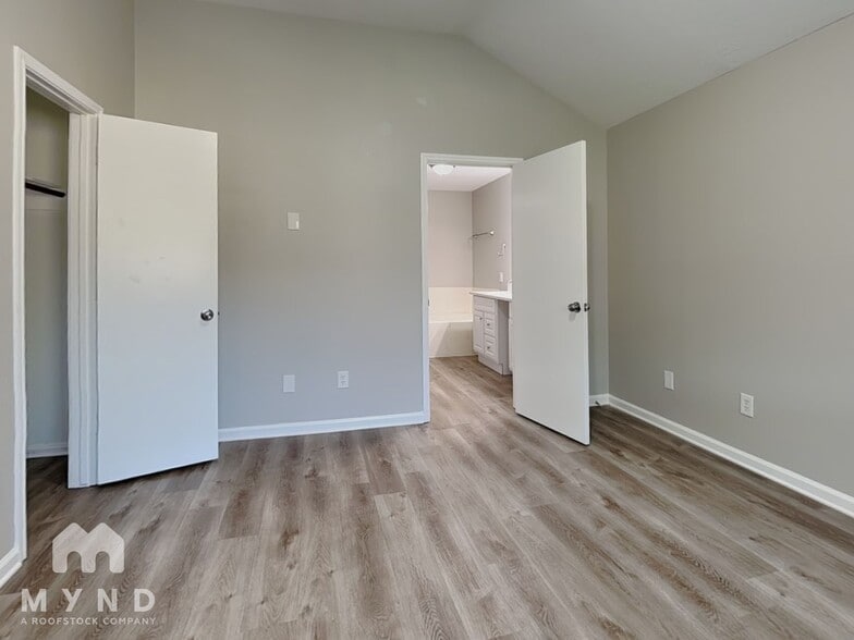 Building Photo - 19806 Azalea Valley Dr