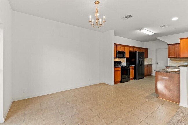 Building Photo - 1620 Bryant Dr