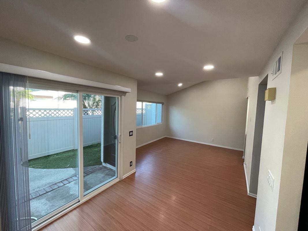 Building Photo - 228 S Esplanade St