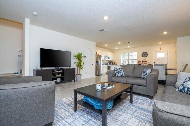 Building Photo - 12032 Holystone St