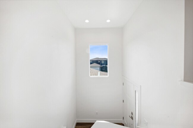 Building Photo - 22 Maiaku St