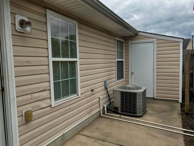Building Photo - MOVE in Ready near Ft Gordon