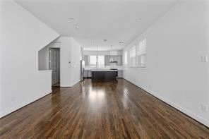 Building Photo - 2737 Clinton Dr