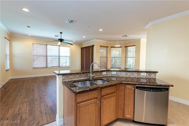 Building Photo - 10094 Mimosa Silk Dr