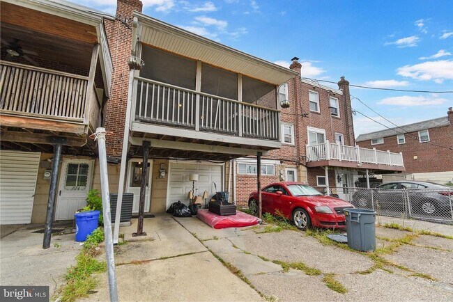Building Photo - 672 Rively Ave