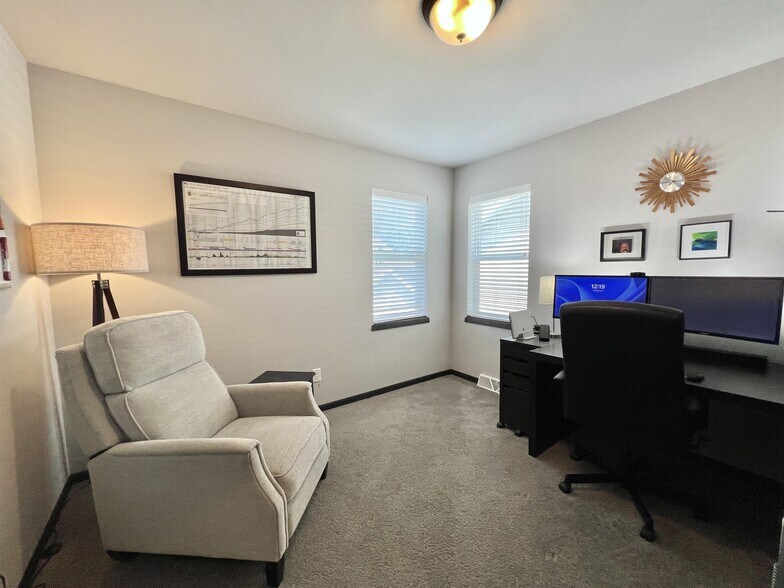 Building Photo - 2899 Bulwer Ln