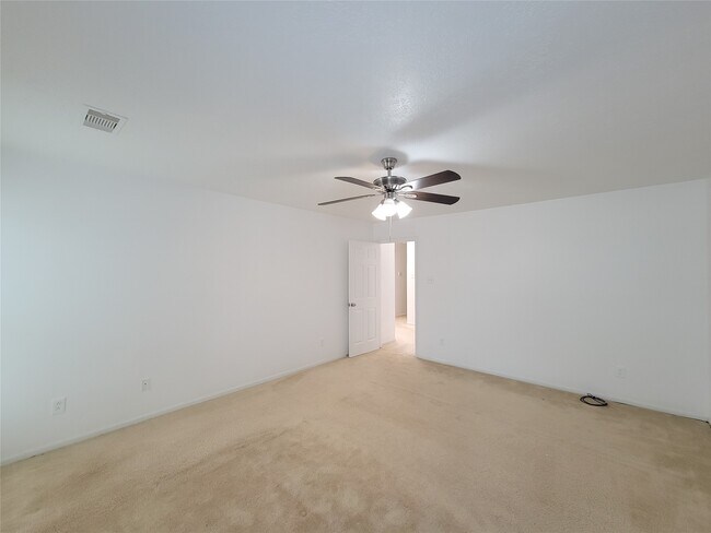 Building Photo - 16807 Sussex Dr