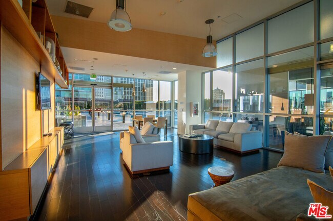 Building Photo - 3785 Wilshire Blvd