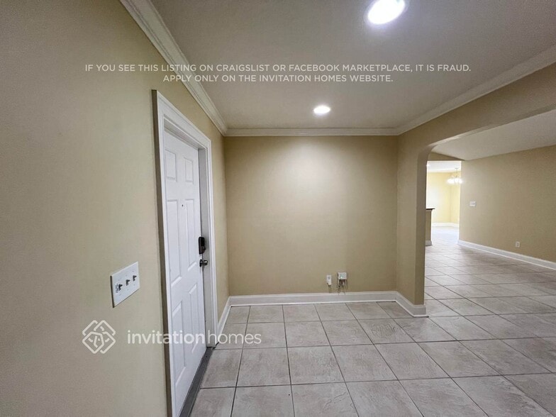 Building Photo - 1318 SW Bartell Ave