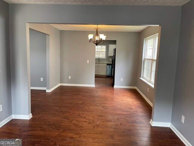 Building Photo - 116 Village Trce