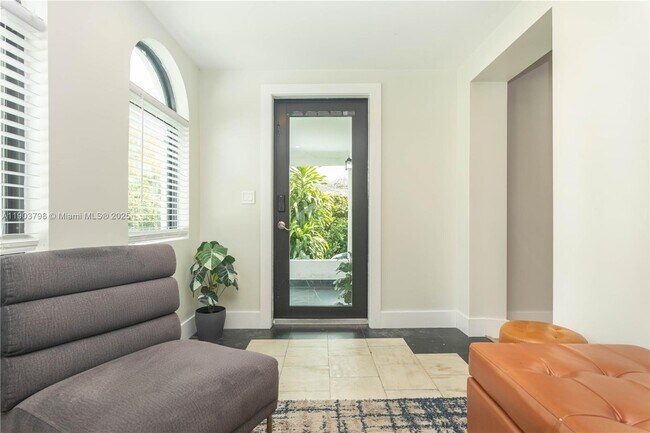 Building Photo - 2360 SW 12th St