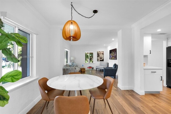 Building Photo - 5930 SW 47th St