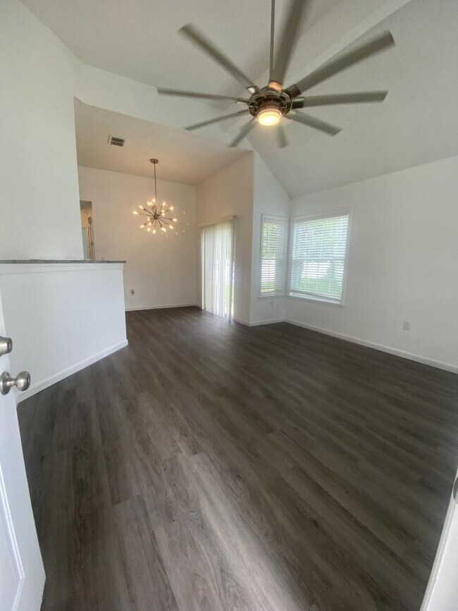 Building Photo - 130 Whitehaven Ct