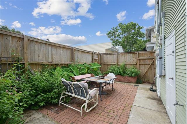 Fenced back yard - 8139 Cohn St