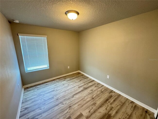 Building Photo - 413 Legacy Lp