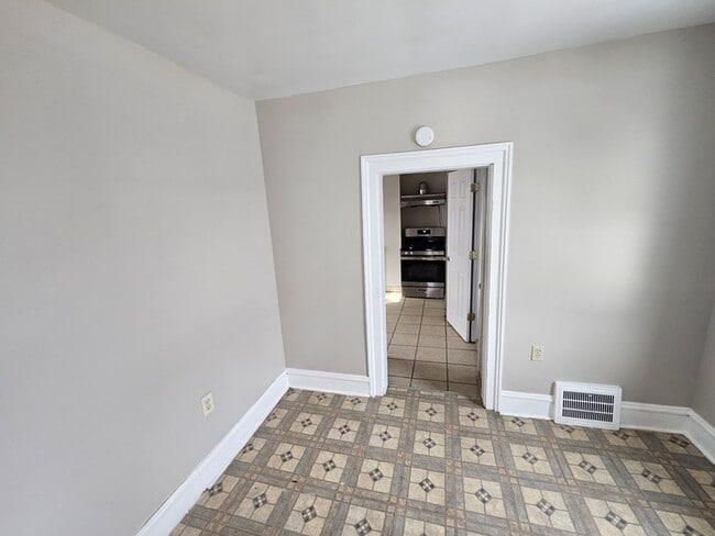 Building Photo - 1762 E 33rd St