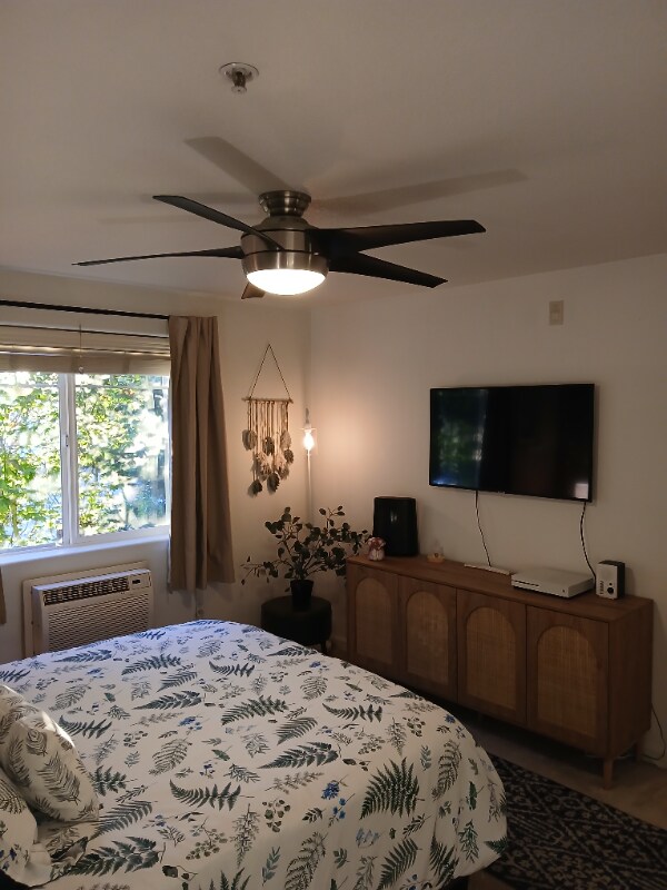 Building Photo - 720 NW 185th Ave