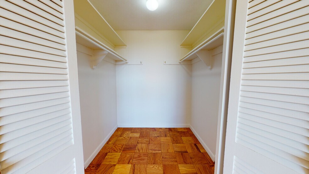 Building Photo - 80 Monmouth St