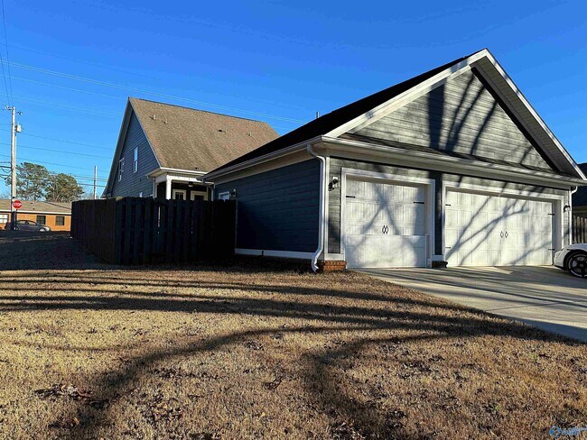 Building Photo - 4260 Sullivan St