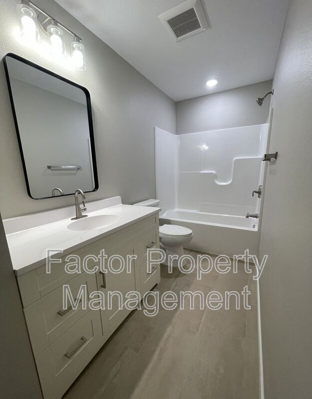 Building Photo - 3130 Scotch Ln