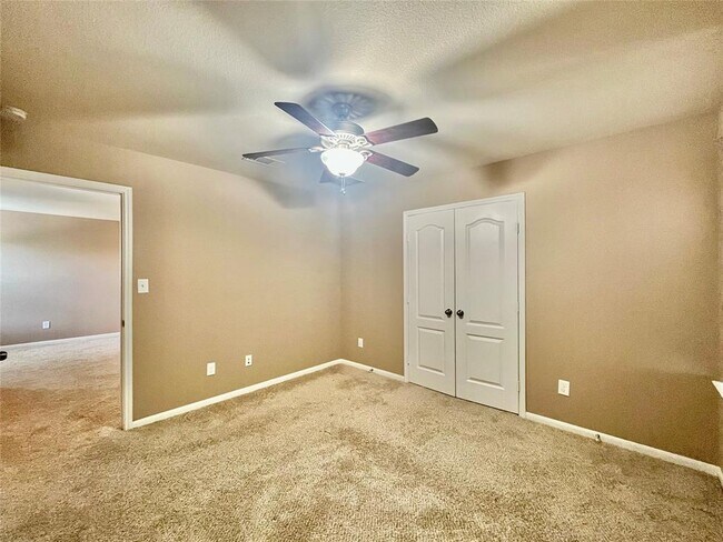 Building Photo - 7010 Stevenson Dr