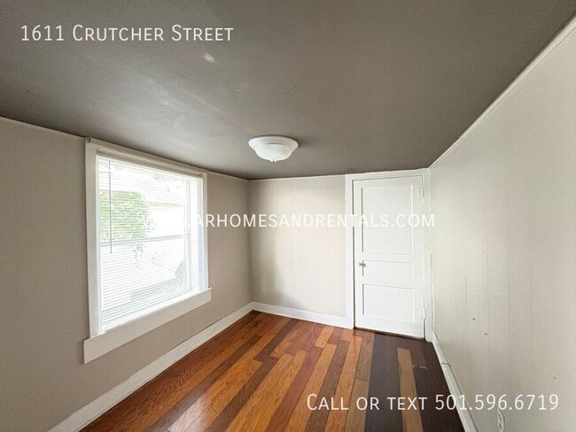 Building Photo - 1611 Crutcher St