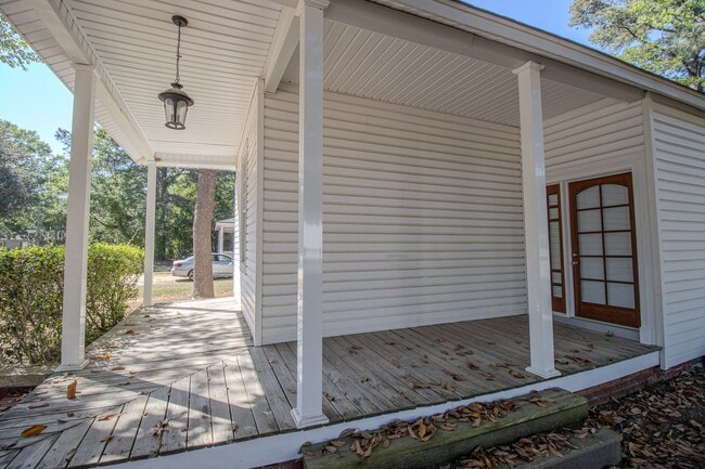 Building Photo - Historic Charm Meets Modern Living in Olympia – Walk to Williams-Brice Stadium!