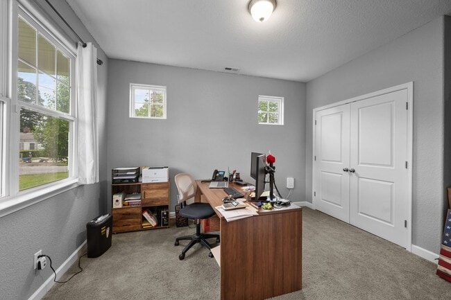 Building Photo - Spacious 6-Bedroom Home with Private Backy...