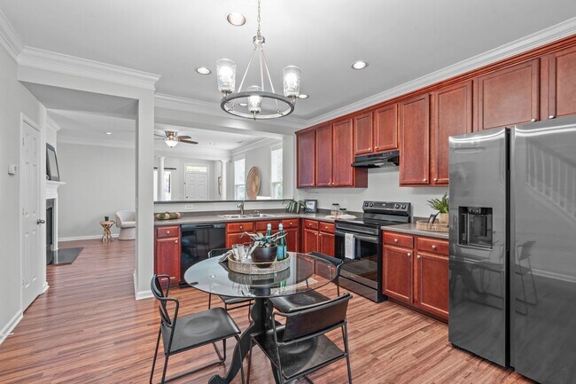 Building Photo - Stylish 2BR+Office (Optional 3rd Bedroom),...