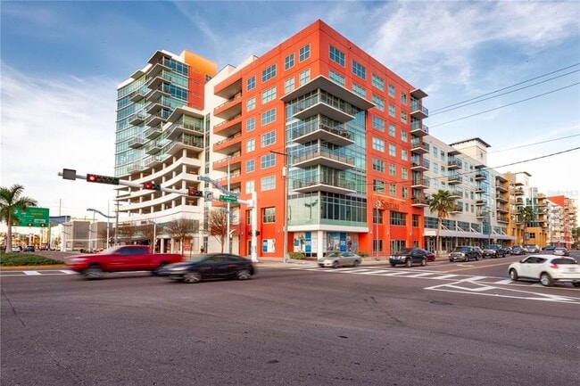 Building Photo - 1208 E Kennedy Blvd