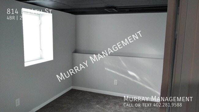 Building Photo - 814 E 14th St