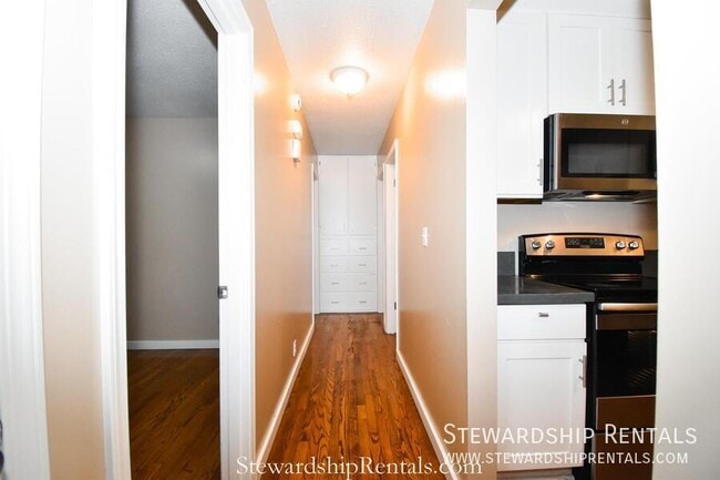 Building Photo - 11109 SE 52nd Ave