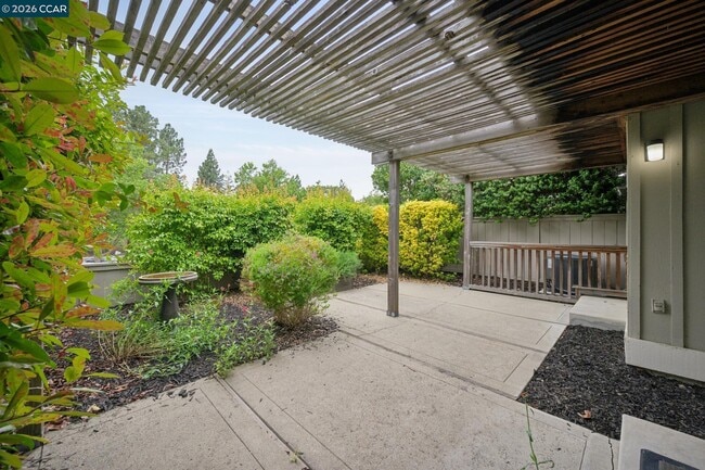 Building Photo - 2137 Presidio Ct