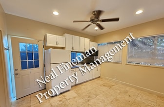Building Photo - Studio 1 Bath, No parking. Tenant pay all ...