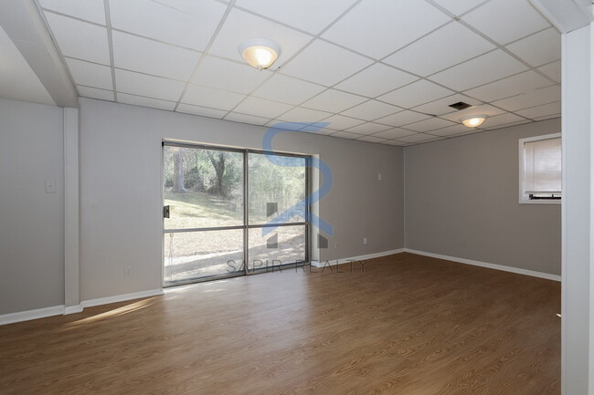 Building Photo - Move in before December 15th and get $100 OFF your rent for the first 3 months — PLUS a $250 Amaz...