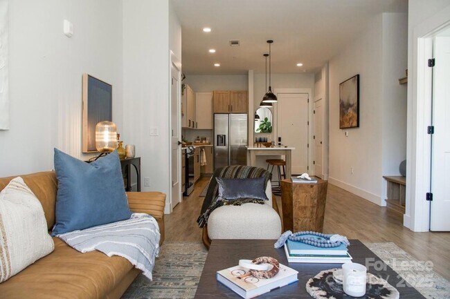 Building Photo - 9132 Senator Royall Dr