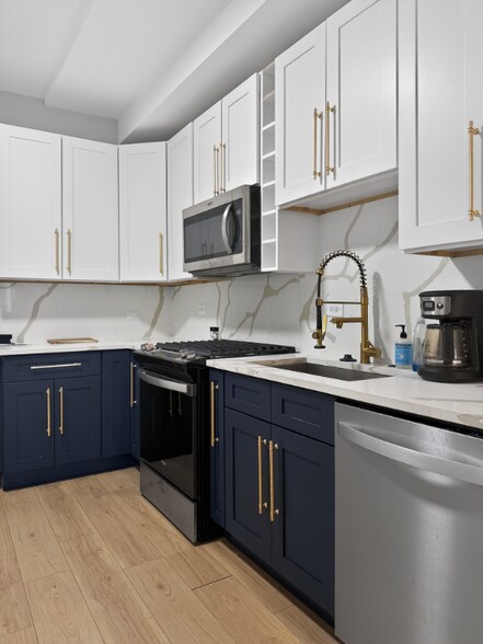 Building Photo - 2818 W Fletcher St