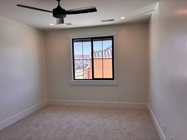 Building Photo - BRAND NEW 5 bed | 3.5 bath | 3 car garage ...