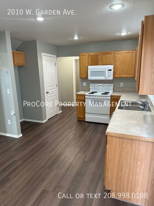 Building Photo - $2195/Month: Spacious 4-Bed, 2.5-Bath Home with 3-Car Garage on Expansive Lot