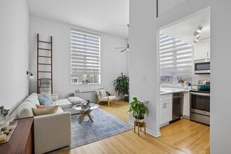 Building Photo - 450 7th St